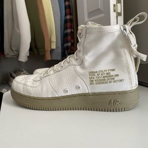 Nike Air Force One Mid